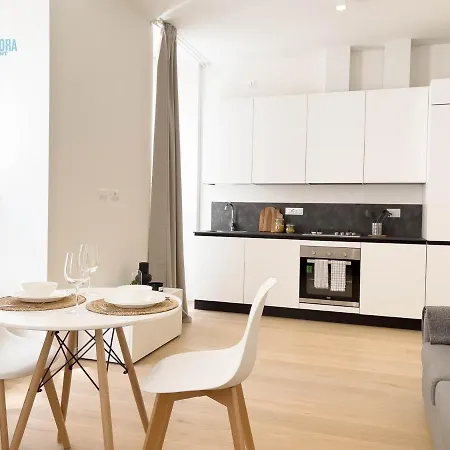 Cavana 4 Tirabora Short Rent * Trieste