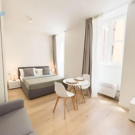 Apartment Cavana 4 Tirabora Short Rent Trieste