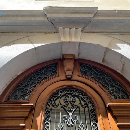 Cavana 4 Tirabora Short Rent Apartment Trieste