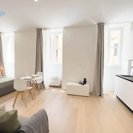 Cavana 4 Tirabora Short Rent トリエステ